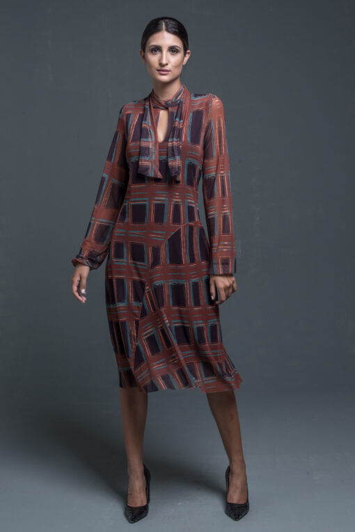 Vestido de Tule com decote de Laço / 378VNG-23