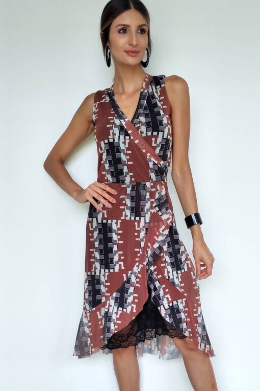 Vestido de tule com frente transpassada e detalhe em renda /337VDR-20