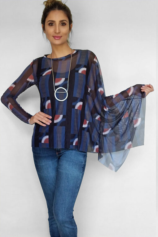 Blusa poncho de tule com uma manga /400BPC069