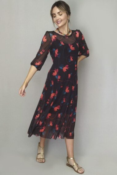 Vestido de tule decote redondo e nesgas /522VRP122