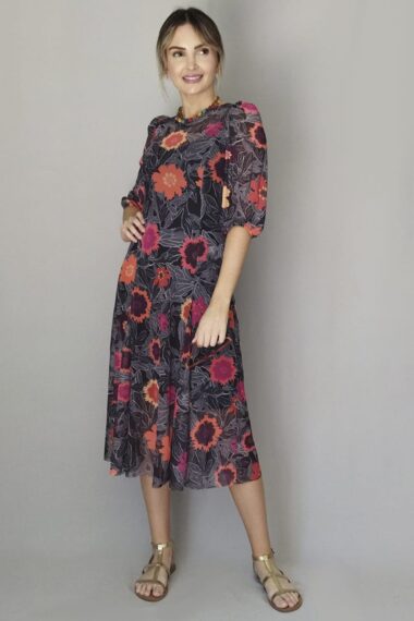 Vestido de tule decote redondo e nesgas /522VRP213