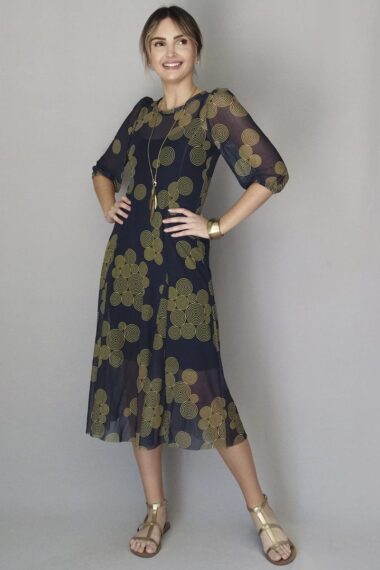 Vestido de tule decote redondo e nesgas /522VRP230