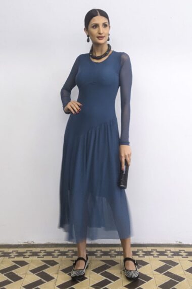 Alternative view of Vestido de tule acinturado cortes transversais /548OXF