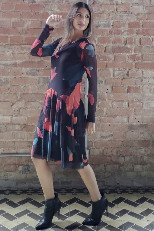 Vestido de tule curto com decote canoa /370SFO121