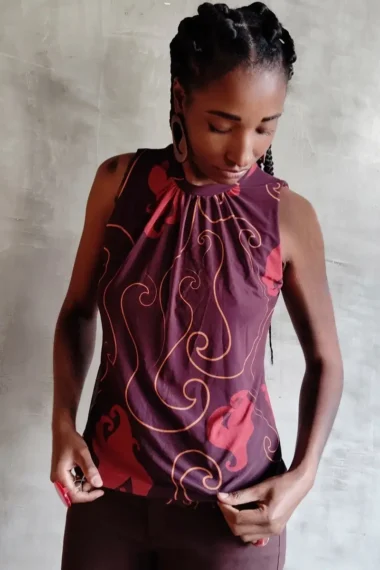 Blusa manga cavada e decote franzido /465BLU235