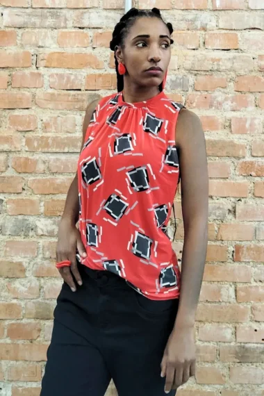 Blusa manga cavada e decote franzido /465BLU238