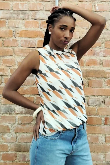 Blusa manga cavada e decote franzido /465BLU326