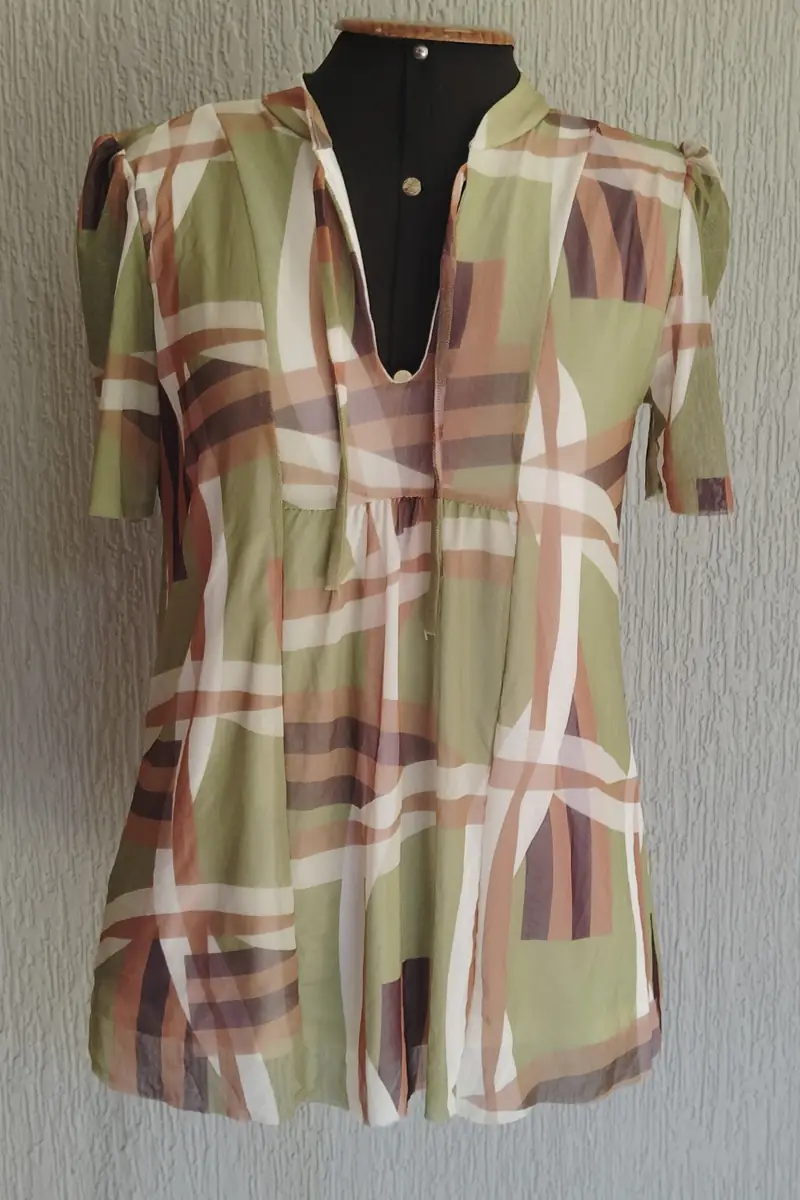 Blusa manga curta com amarração /484BLU142