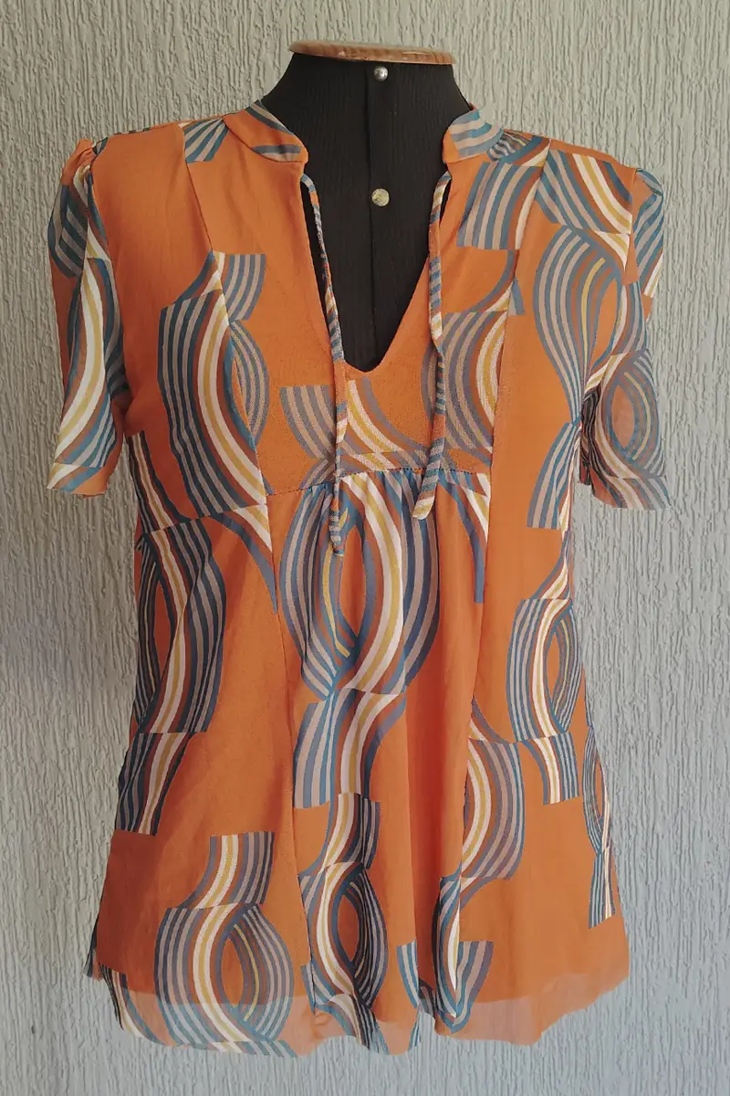 Blusa manga curta com amarração /484BLU189