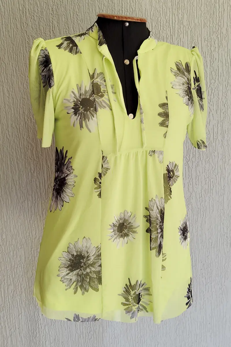 Blusa manga curta com amarração /484BLU255