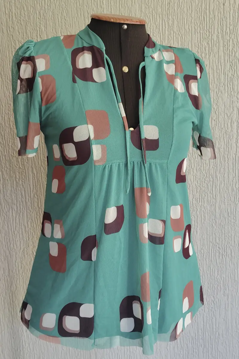 Blusa manga curta com amarração /484BLU305