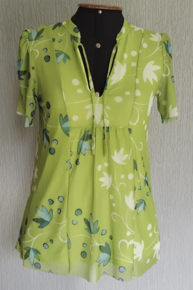 Blusa manga curta com amarração /484BLU353