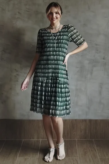 Vestido de tule amplo e decote redondo /593VES396