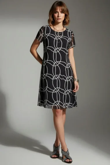 Vestido de tule curto com decote redondo /575VES415