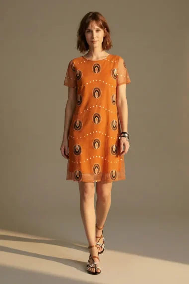 Vestido de tule curto com decote redondo /575VES348