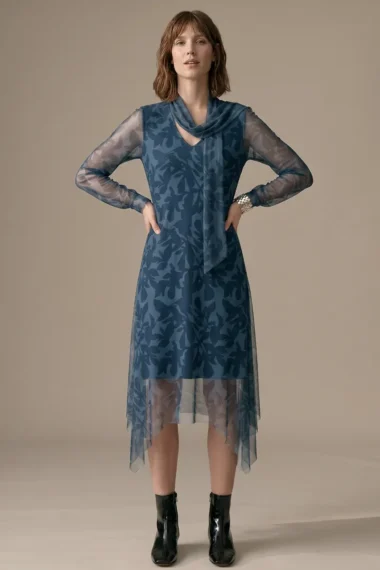 Alternative view of Vestido em pontas com laço no decote /549VES427