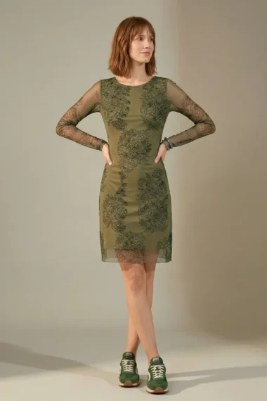 Vestido de tule curto com decote redondo /598VES434